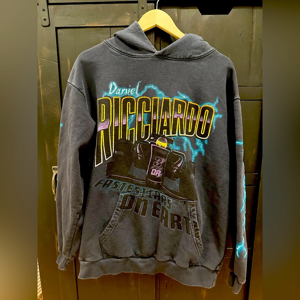 Daniel Ricciardo F1 World Tour Vintage Sweatshirt